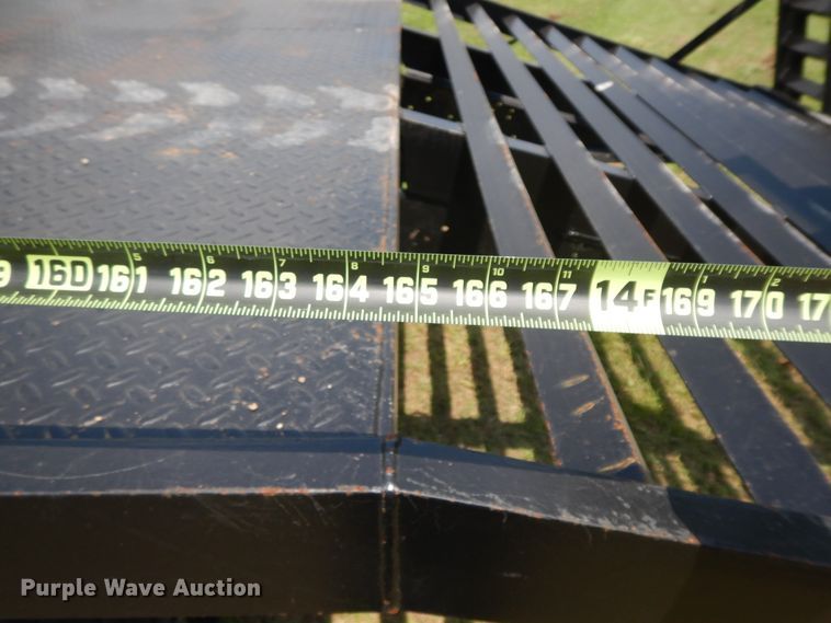 image for item HP9580 1999 International 4700  flatbed truck