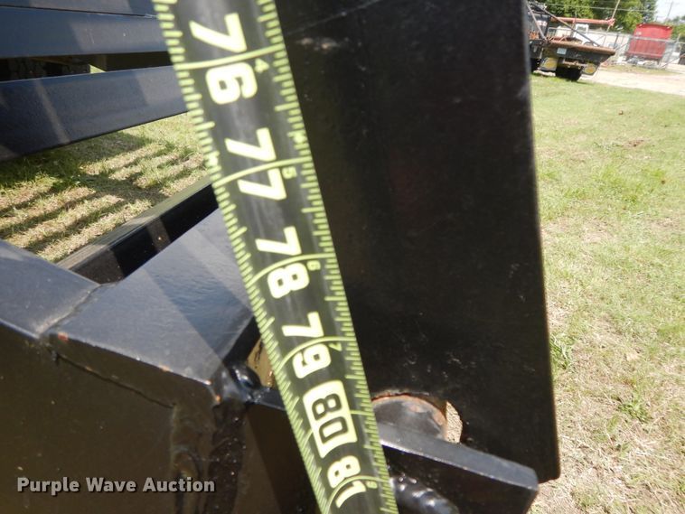 image for item HP9580 1999 International 4700  flatbed truck