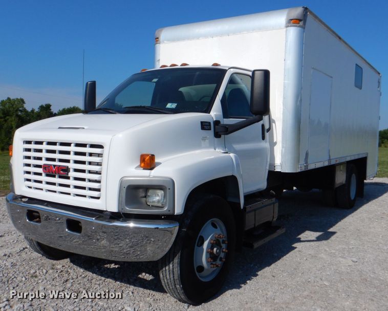 image for item HT9283 2007 GMC C7500  delivery truck