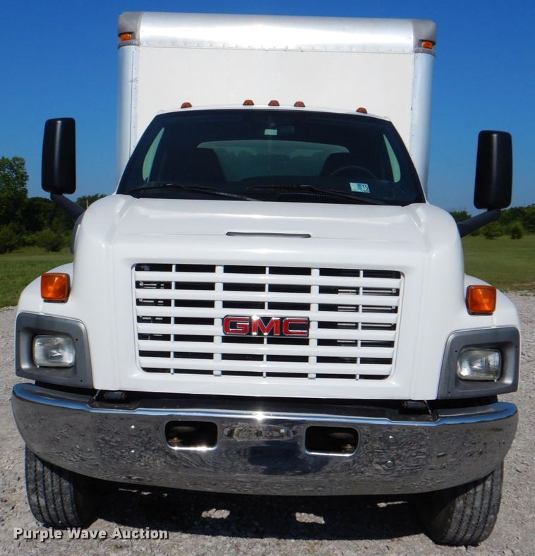 image for item HT9283 2007 GMC C7500  delivery truck