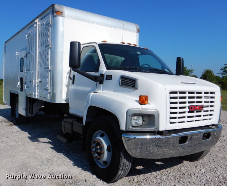 image for item HT9283 2007 GMC C7500  delivery truck