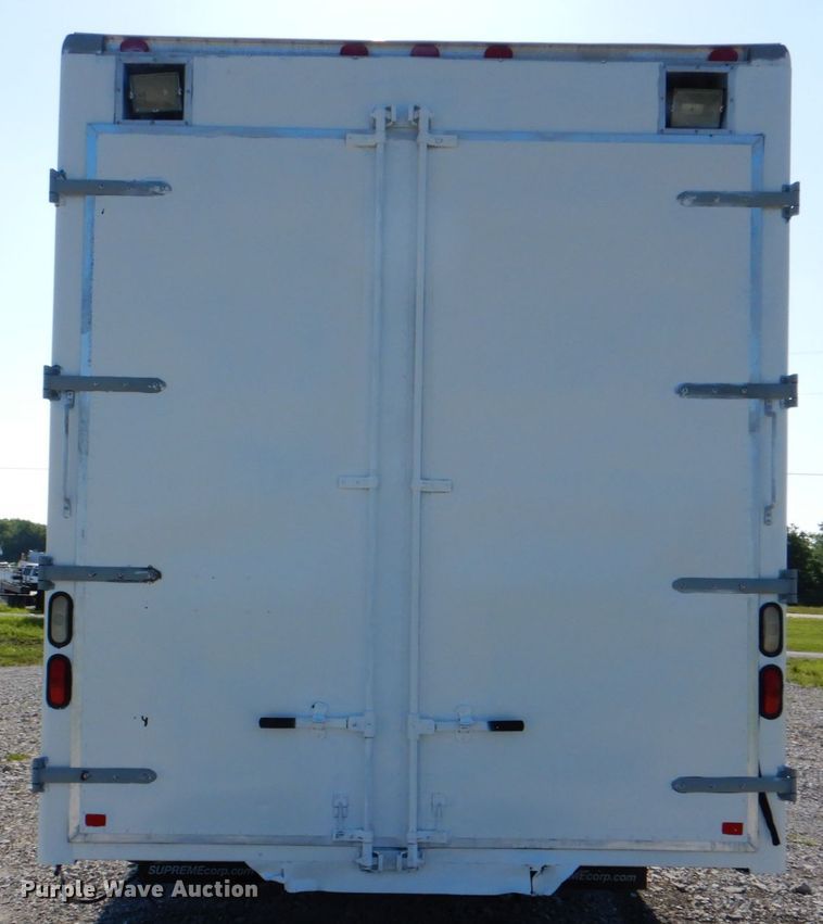 image for item HT9283 2007 GMC C7500  delivery truck