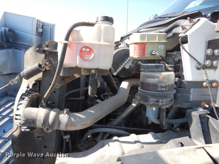 image for item HT9283 2007 GMC C7500  delivery truck