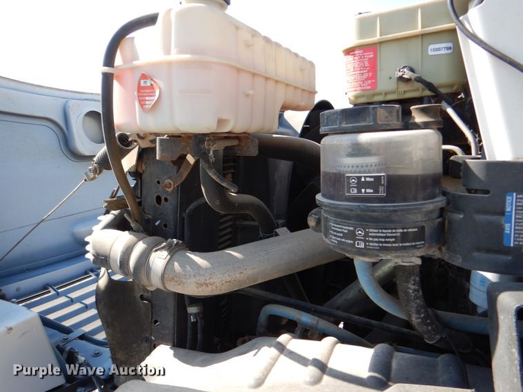 image for item HT9283 2007 GMC C7500  delivery truck