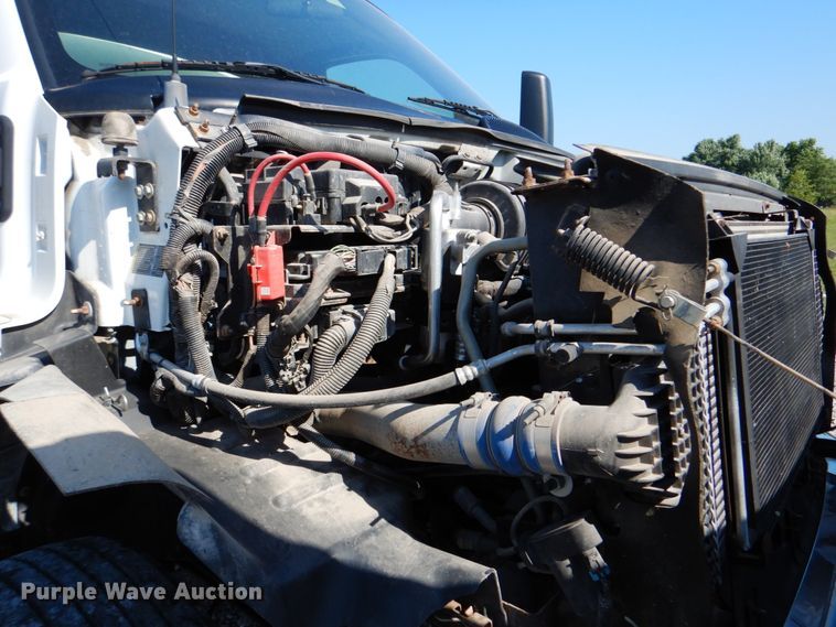 image for item HT9283 2007 GMC C7500  delivery truck