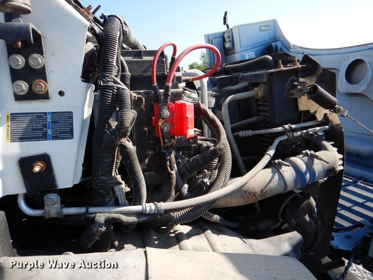 image for item HT9283 2007 GMC C7500  delivery truck