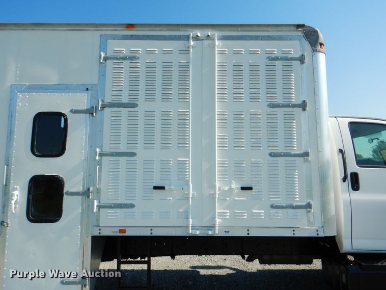 image for item HT9283 2007 GMC C7500  delivery truck