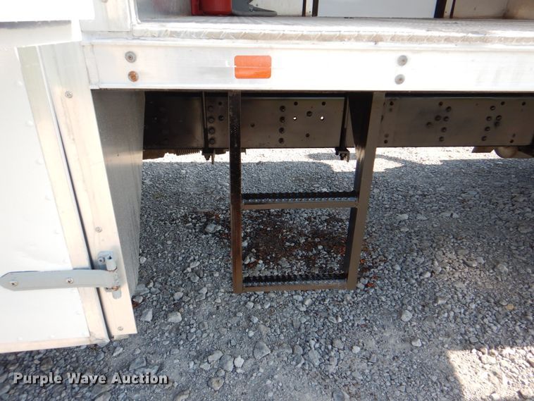 image for item HT9283 2007 GMC C7500  delivery truck