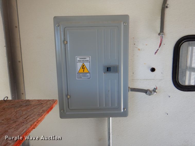 image for item HT9283 2007 GMC C7500  delivery truck