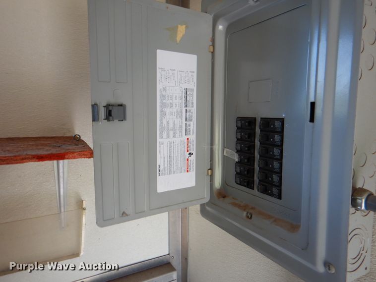 image for item HT9283 2007 GMC C7500  delivery truck