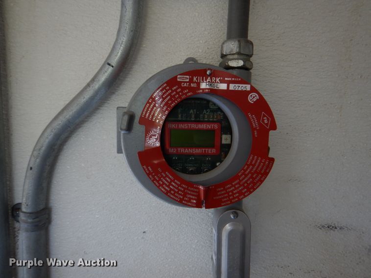 image for item HT9283 2007 GMC C7500  delivery truck