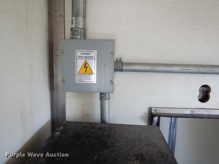 image for item HT9283 2007 GMC C7500  delivery truck