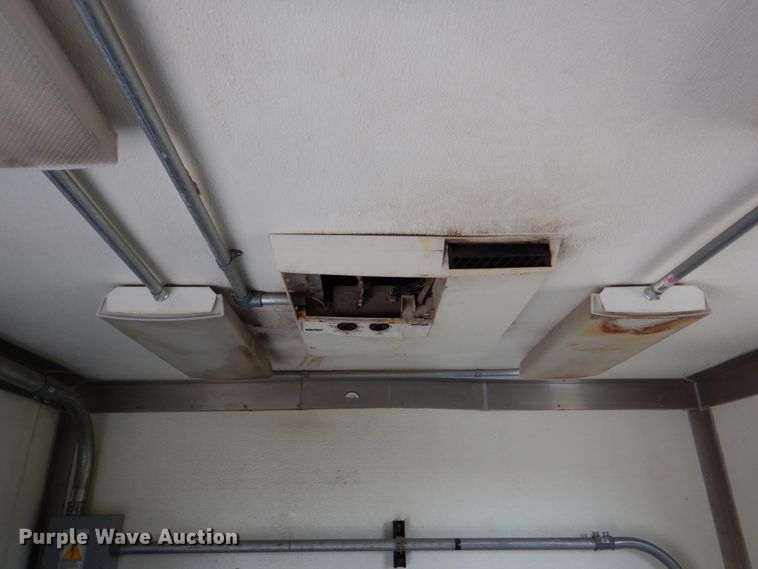 image for item HT9283 2007 GMC C7500  delivery truck