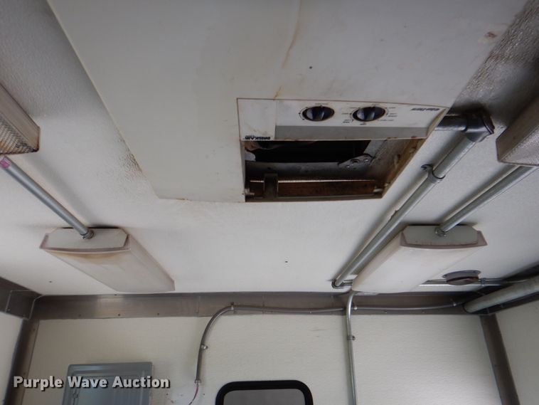 image for item HT9283 2007 GMC C7500  delivery truck