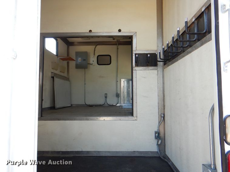 image for item HT9283 2007 GMC C7500  delivery truck