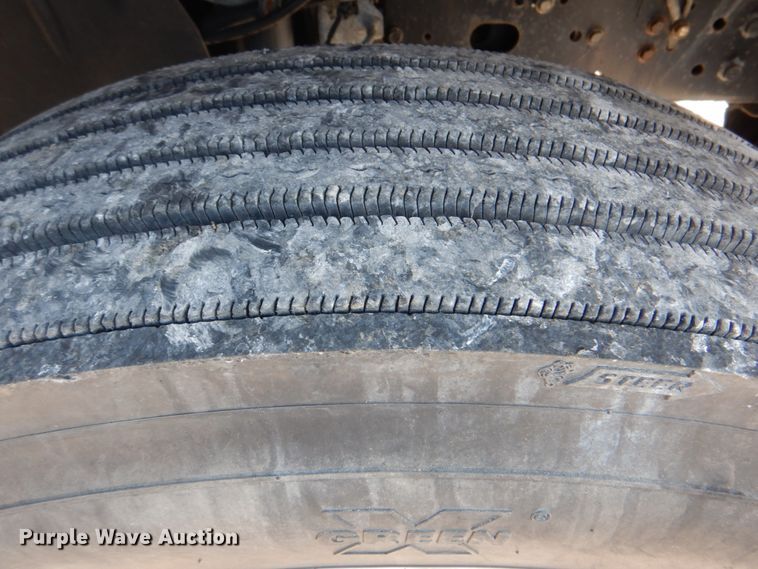 image for item HT9283 2007 GMC C7500  delivery truck