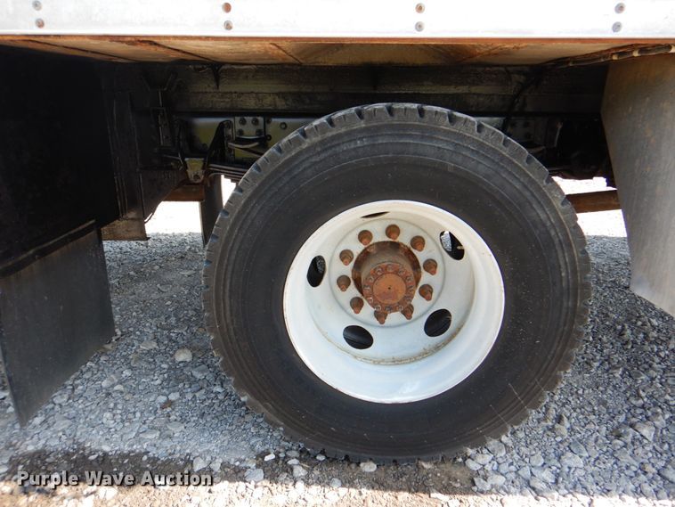 image for item HT9283 2007 GMC C7500  delivery truck