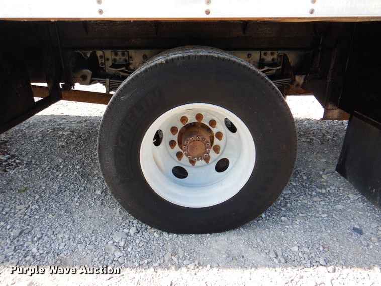 image for item HT9283 2007 GMC C7500  delivery truck