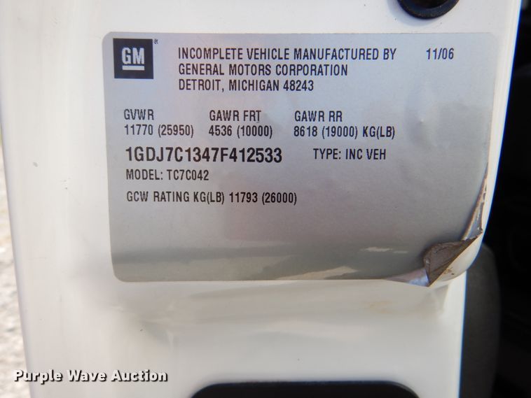 image for item HT9283 2007 GMC C7500  delivery truck