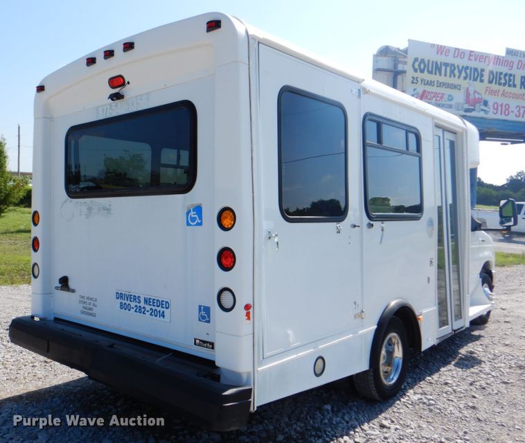 image for item HT9285 2009 Ford E350  shuttle bus