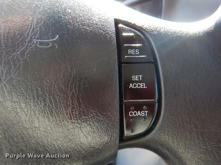 image for item HT9285 2009 Ford E350  shuttle bus