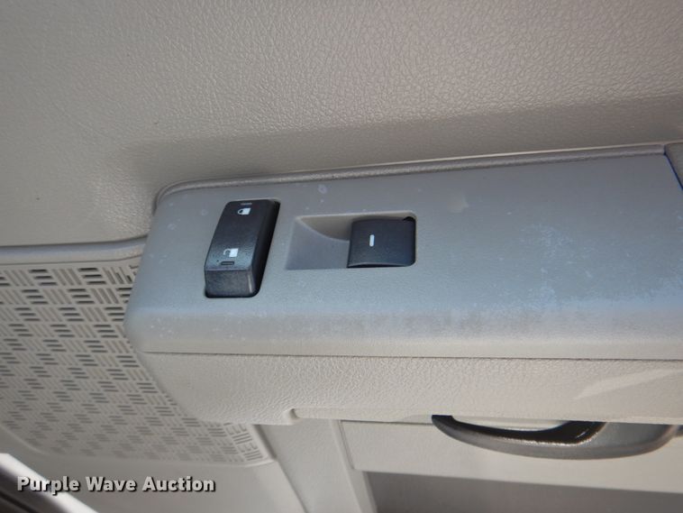 image for item HT9285 2009 Ford E350  shuttle bus