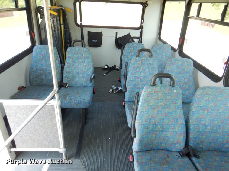 image for item HT9285 2009 Ford E350  shuttle bus