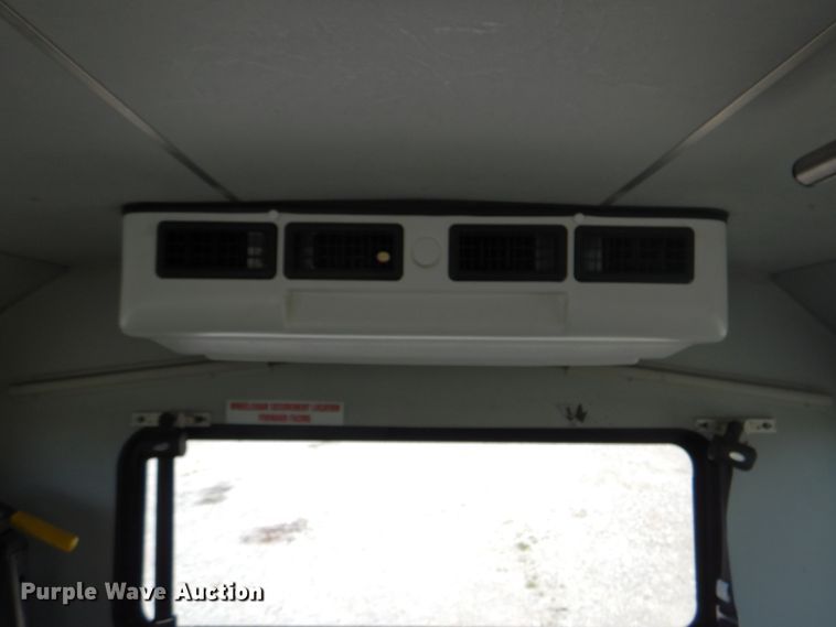 image for item HT9285 2009 Ford E350  shuttle bus