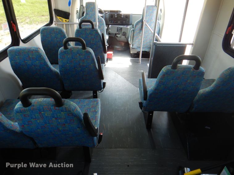 image for item HT9285 2009 Ford E350  shuttle bus