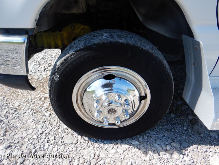 image for item HT9285 2009 Ford E350  shuttle bus