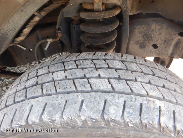 image for item HT9285 2009 Ford E350  shuttle bus