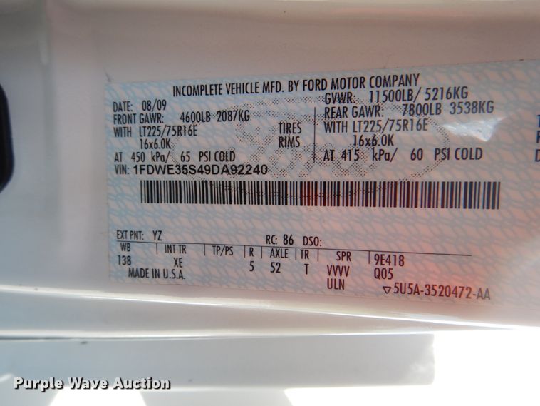 image for item HT9285 2009 Ford E350  shuttle bus