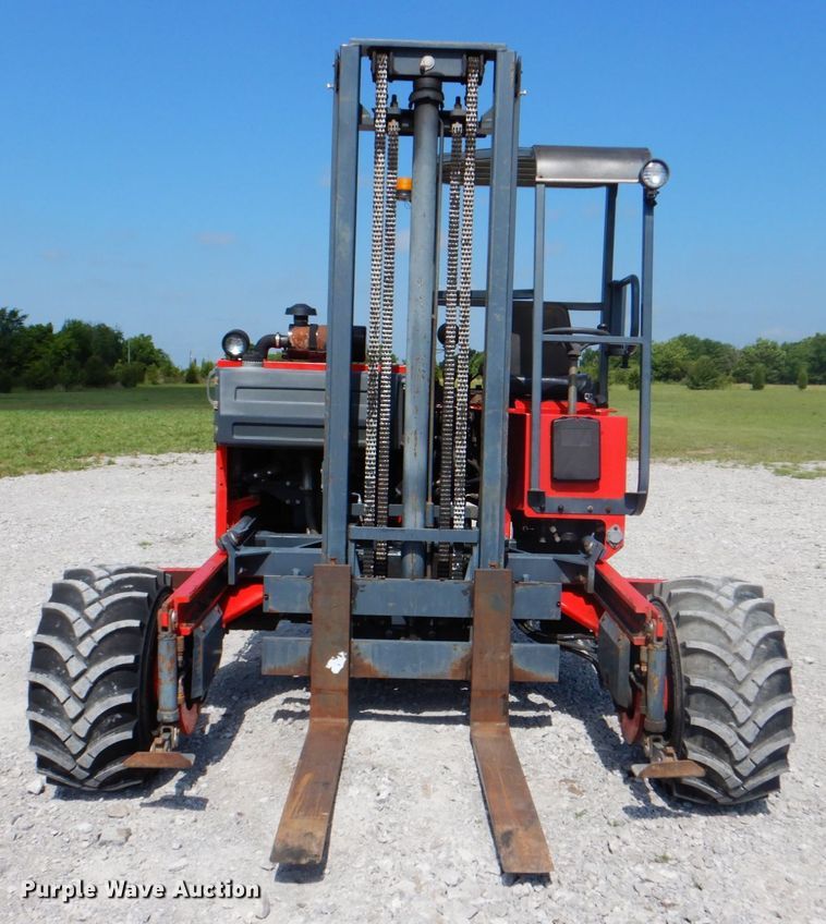 image for item HT9287 2001 Moffett M5500  forklift