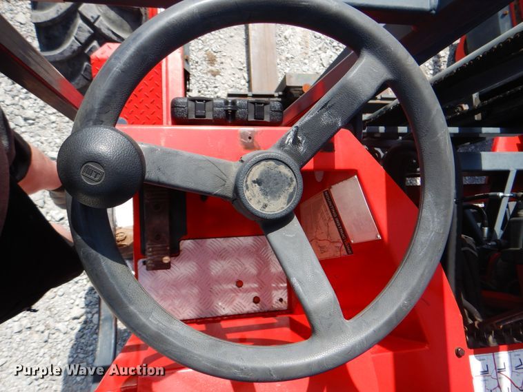 image for item HT9287 2001 Moffett M5500  forklift