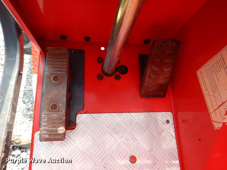 image for item HT9287 2001 Moffett M5500  forklift