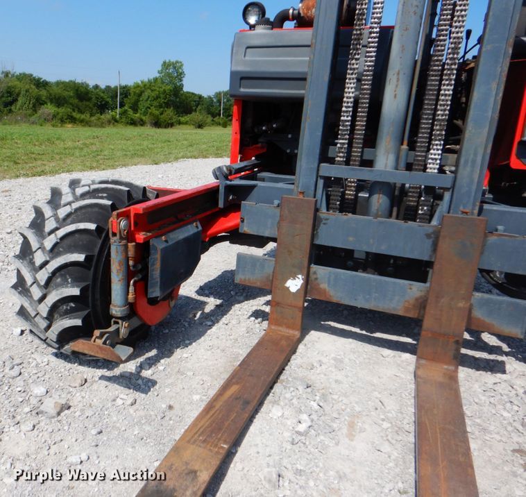 image for item HT9287 2001 Moffett M5500  forklift