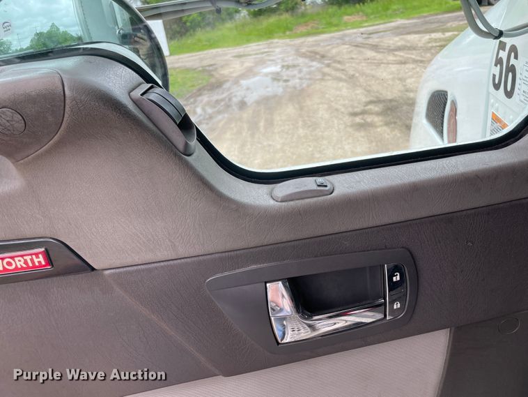 image for item IC9332 2014 Kenworth T270  box truck