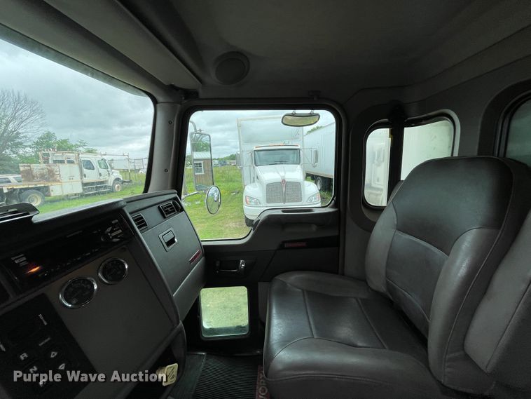 image for item IC9332 2014 Kenworth T270  box truck