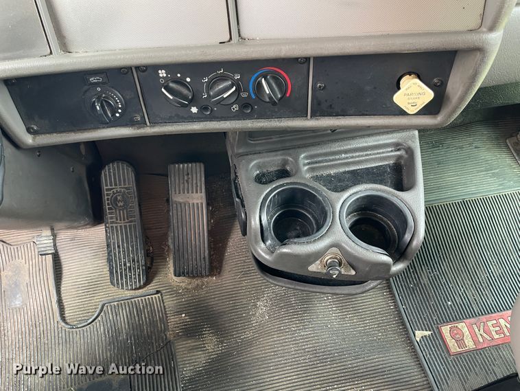 image for item IC9332 2014 Kenworth T270  box truck