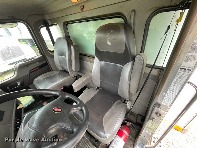 image for item IC9332 2014 Kenworth T270  box truck