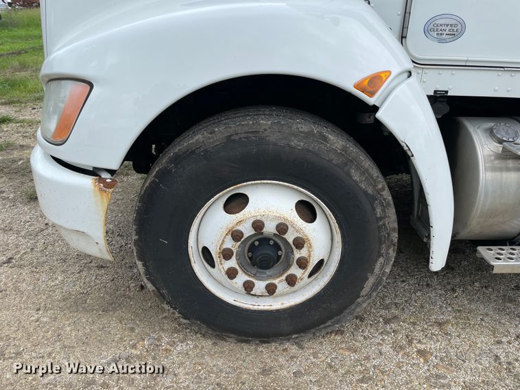 image for item IC9332 2014 Kenworth T270  box truck