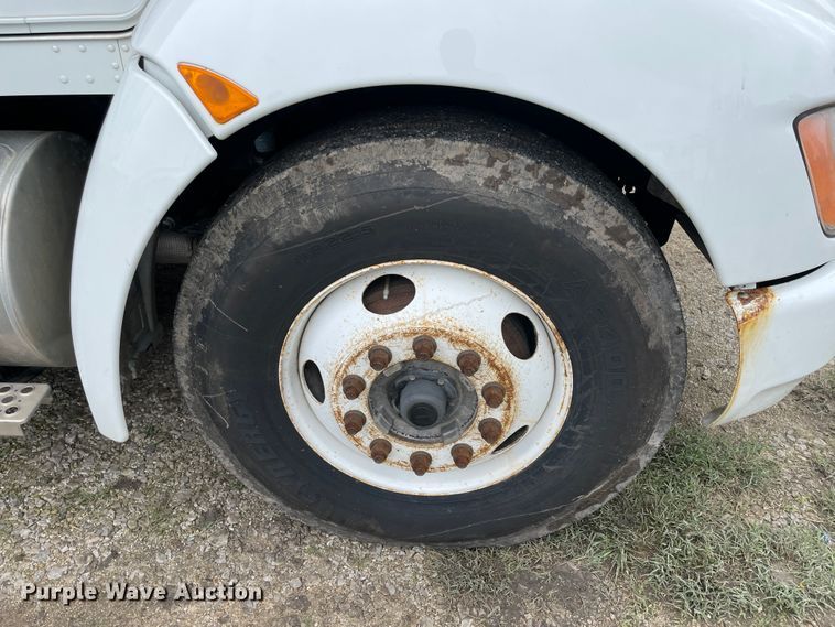 image for item IC9332 2014 Kenworth T270  box truck