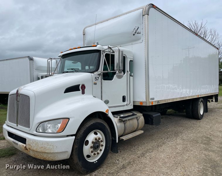 image for item IC9333 2015 Kenworth T270  box truck