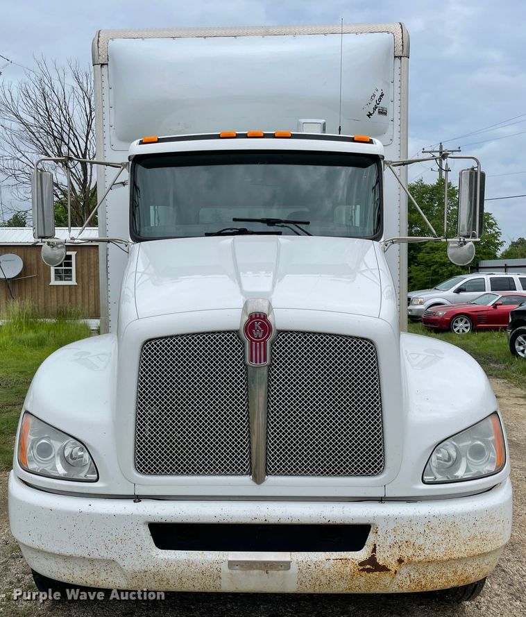 image for item IC9333 2015 Kenworth T270  box truck