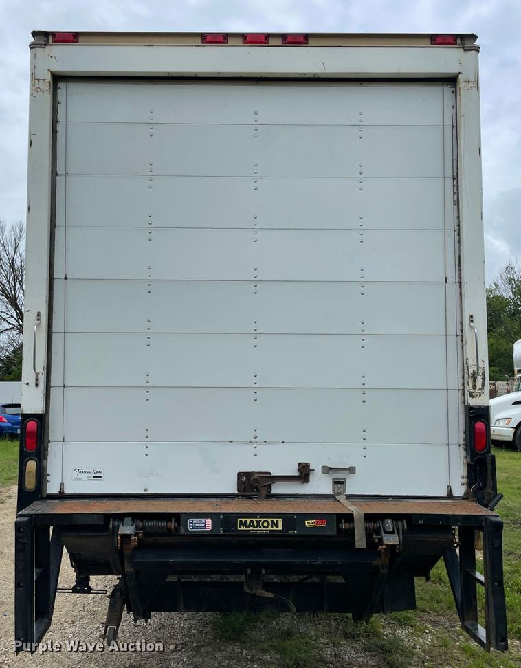 image for item IC9333 2015 Kenworth T270  box truck