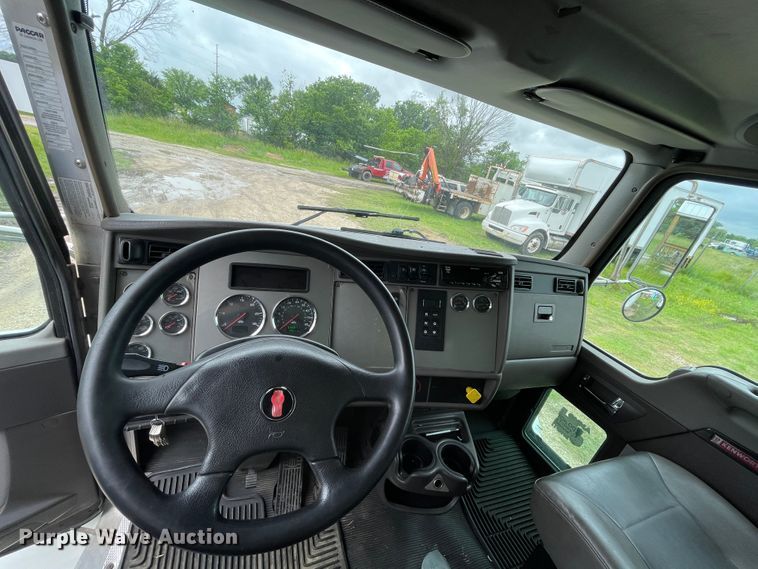 image for item IC9333 2015 Kenworth T270  box truck