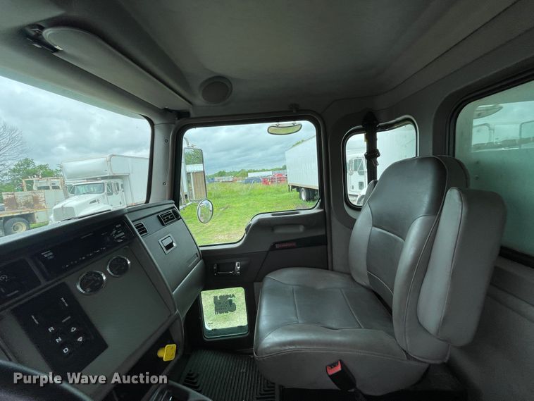 image for item IC9333 2015 Kenworth T270  box truck