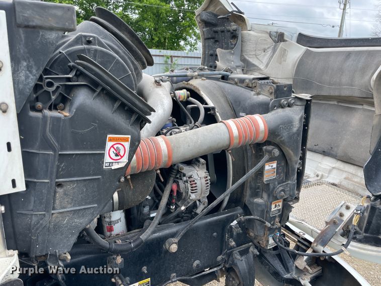 image for item IC9333 2015 Kenworth T270  box truck