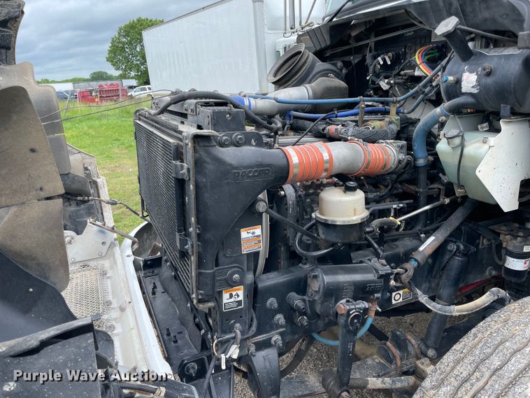 image for item IC9333 2015 Kenworth T270  box truck