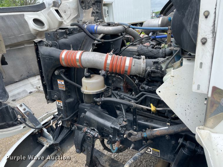 image for item IC9333 2015 Kenworth T270  box truck